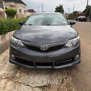 Toyota Camry 2014 keyless and open roof